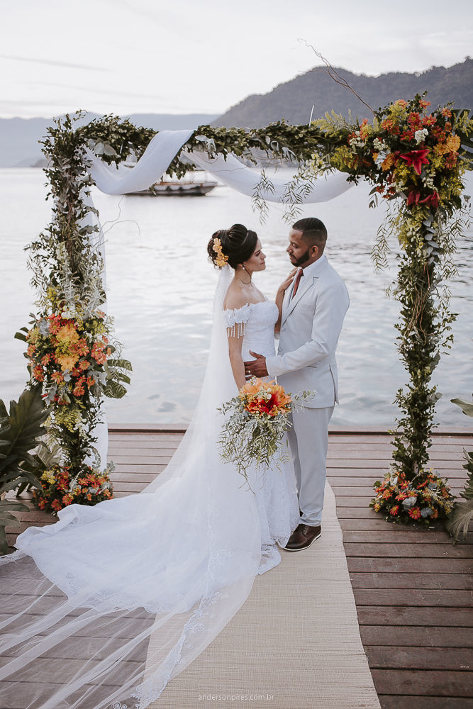Foto CASAMENTO DE EVERTON E BEATRIZ - ILHA DA GIPÓIA - ANGRA DOS REIS-RJ Foto CASAMENTO DE EVERTON E BEATRIZ - ILHA DA GIPÓIA - ANGRA DOS REIS-RJ - Imagem 53