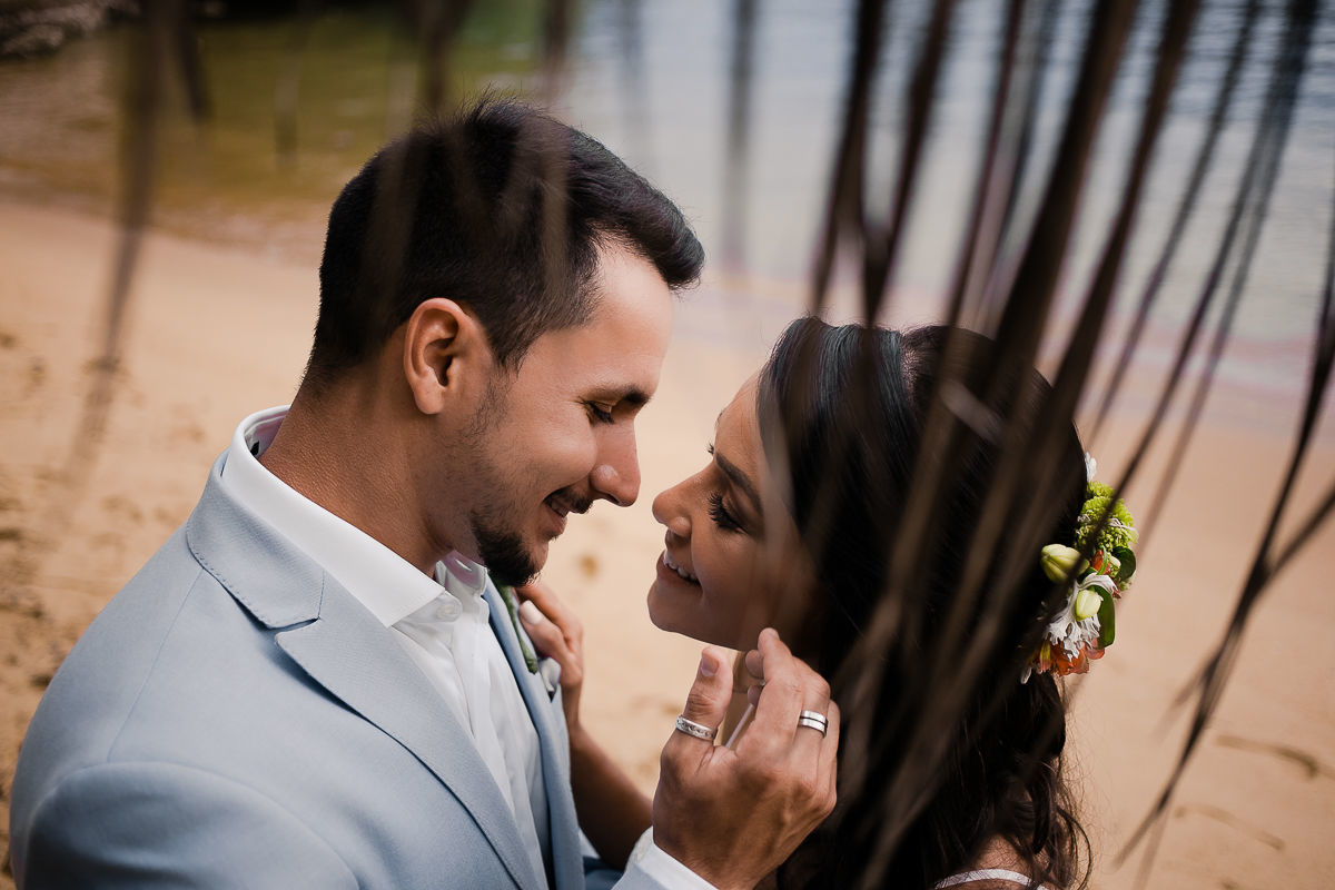Foto CASAMENTO DE ANINHA E LÉO | ILHA DA GIPÓPIA - ANGRA DOS REIS Foto CASAMENTO DE ANINHA E LÉO | ILHA DA GIPÓPIA - ANGRA DOS REIS - Imagem 80