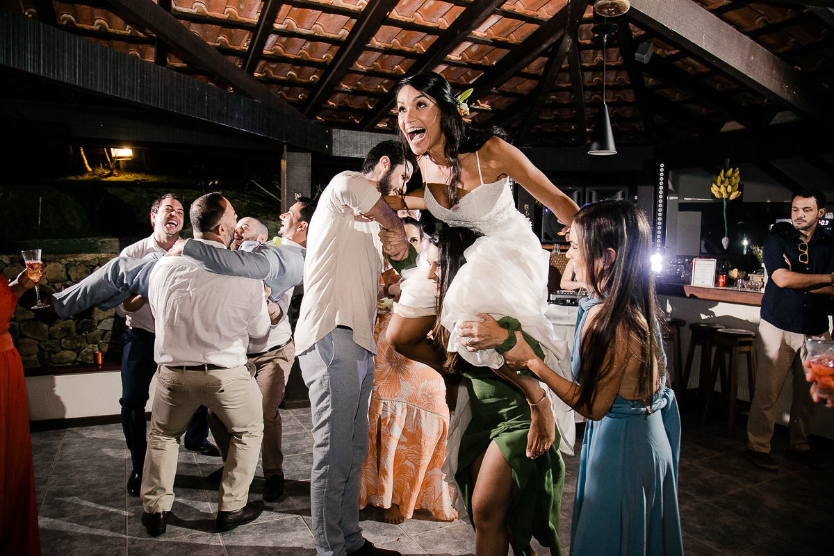 Foto CASAMENTO DE ANINHA E LÉO | ILHA DA GIPÓPIA - ANGRA DOS REIS Foto CASAMENTO DE ANINHA E LÉO | ILHA DA GIPÓPIA - ANGRA DOS REIS - Imagem 85