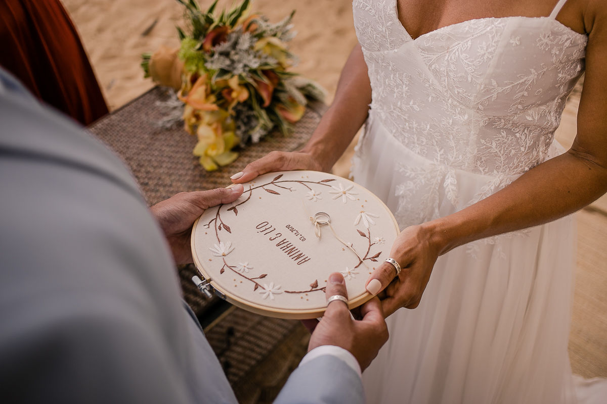 Foto CASAMENTO DE ANINHA E LÉO | ILHA DA GIPÓPIA - ANGRA DOS REIS Foto CASAMENTO DE ANINHA E LÉO | ILHA DA GIPÓPIA - ANGRA DOS REIS - Imagem 57