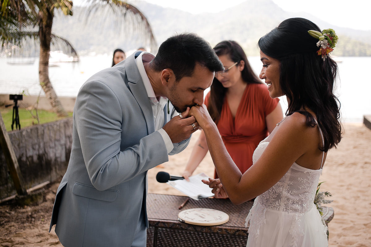 Foto CASAMENTO DE ANINHA E LÉO | ILHA DA GIPÓPIA - ANGRA DOS REIS Foto CASAMENTO DE ANINHA E LÉO | ILHA DA GIPÓPIA - ANGRA DOS REIS - Imagem 61