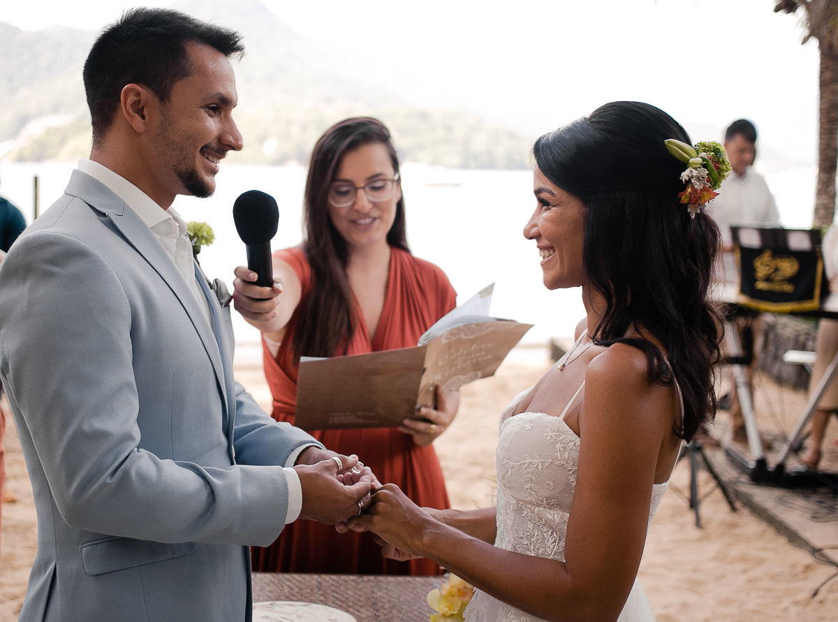 Foto CASAMENTO DE ANINHA E LÉO | ILHA DA GIPÓPIA - ANGRA DOS REIS Foto CASAMENTO DE ANINHA E LÉO | ILHA DA GIPÓPIA - ANGRA DOS REIS - Imagem 60