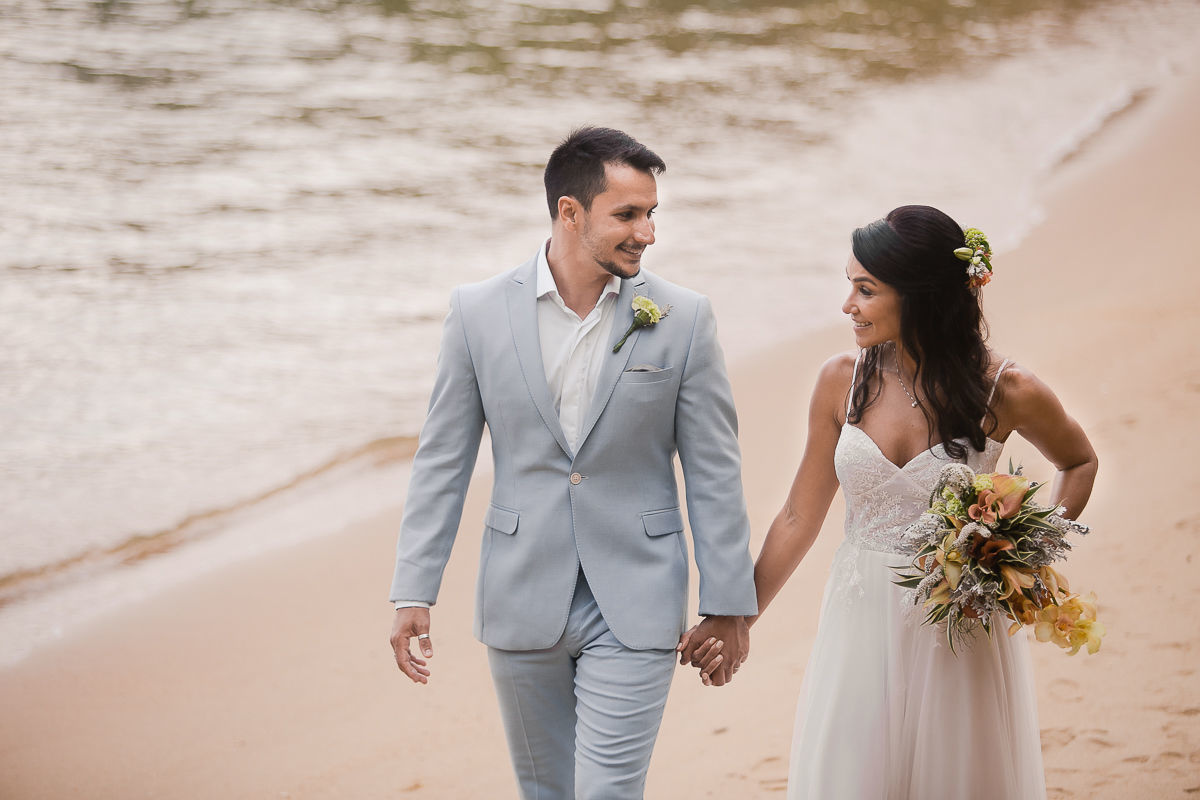 Foto CASAMENTO DE ANINHA E LÉO | ILHA DA GIPÓPIA - ANGRA DOS REIS Foto CASAMENTO DE ANINHA E LÉO | ILHA DA GIPÓPIA - ANGRA DOS REIS - Imagem 75