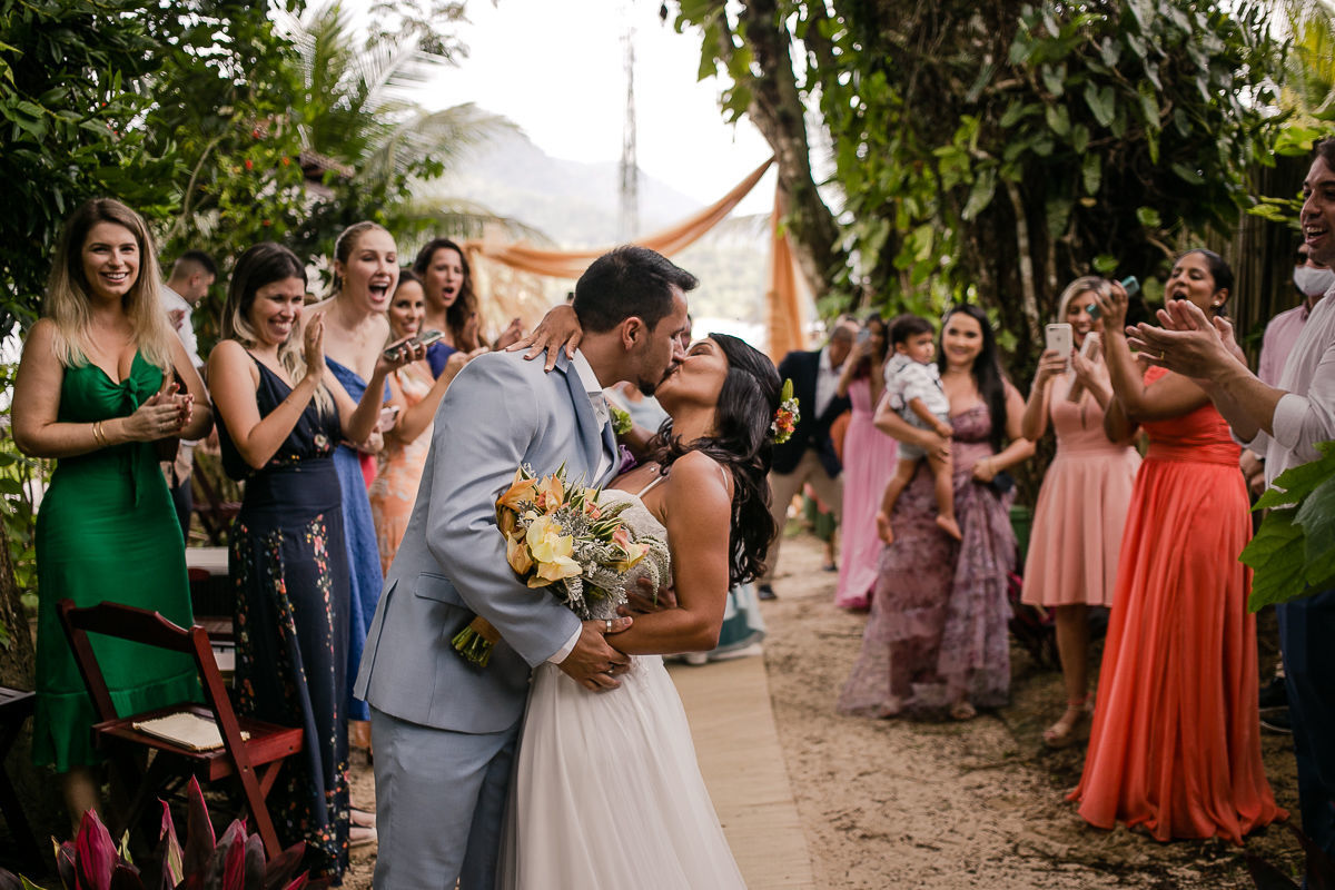 Foto CASAMENTO DE ANINHA E LÉO | ILHA DA GIPÓPIA - ANGRA DOS REIS Foto CASAMENTO DE ANINHA E LÉO | ILHA DA GIPÓPIA - ANGRA DOS REIS - Imagem 67
