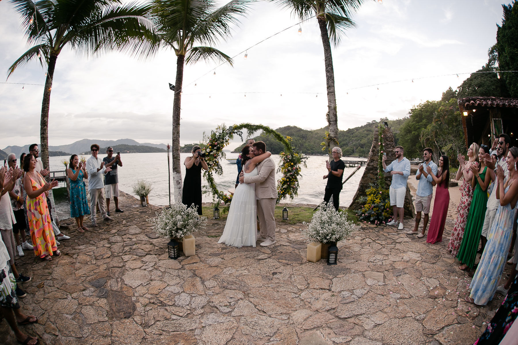 Foto CASAMENTO DE GUILHERME E THAYS | ILHA COMPRIDA - ANGRA DOS REIS-RJ Foto CASAMENTO DE GUILHERME E THAYS | ILHA COMPRIDA - ANGRA DOS REIS-RJ - Imagem 59