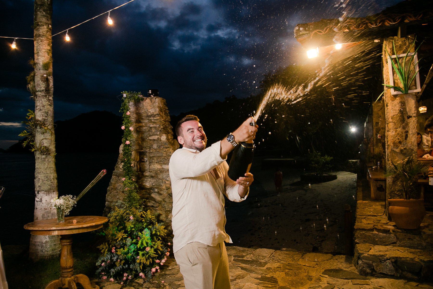 Foto CASAMENTO DE GUILHERME E THAYS | ILHA COMPRIDA - ANGRA DOS REIS-RJ Foto CASAMENTO DE GUILHERME E THAYS | ILHA COMPRIDA - ANGRA DOS REIS-RJ - Imagem 71