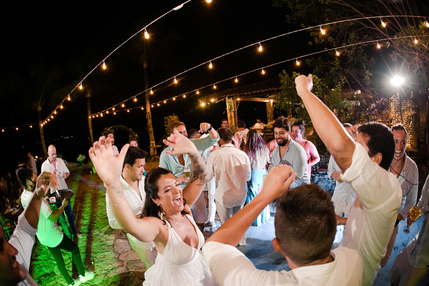 Foto CASAMENTO DE GUILHERME E THAYS | ILHA COMPRIDA - ANGRA DOS REIS-RJ Foto CASAMENTO DE GUILHERME E THAYS | ILHA COMPRIDA - ANGRA DOS REIS-RJ - Imagem 85