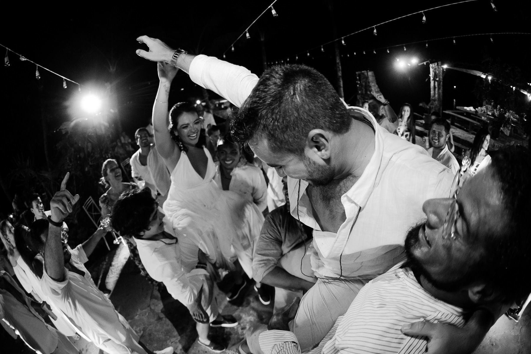 Foto CASAMENTO DE GUILHERME E THAYS | ILHA COMPRIDA - ANGRA DOS REIS-RJ Foto CASAMENTO DE GUILHERME E THAYS | ILHA COMPRIDA - ANGRA DOS REIS-RJ - Imagem 96