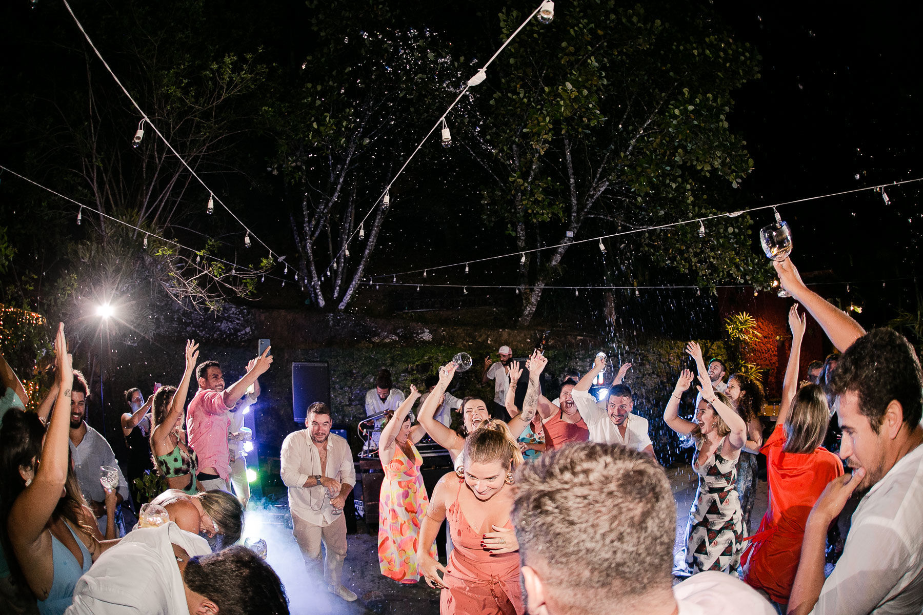 Foto CASAMENTO DE GUILHERME E THAYS | ILHA COMPRIDA - ANGRA DOS REIS-RJ Foto CASAMENTO DE GUILHERME E THAYS | ILHA COMPRIDA - ANGRA DOS REIS-RJ - Imagem 88