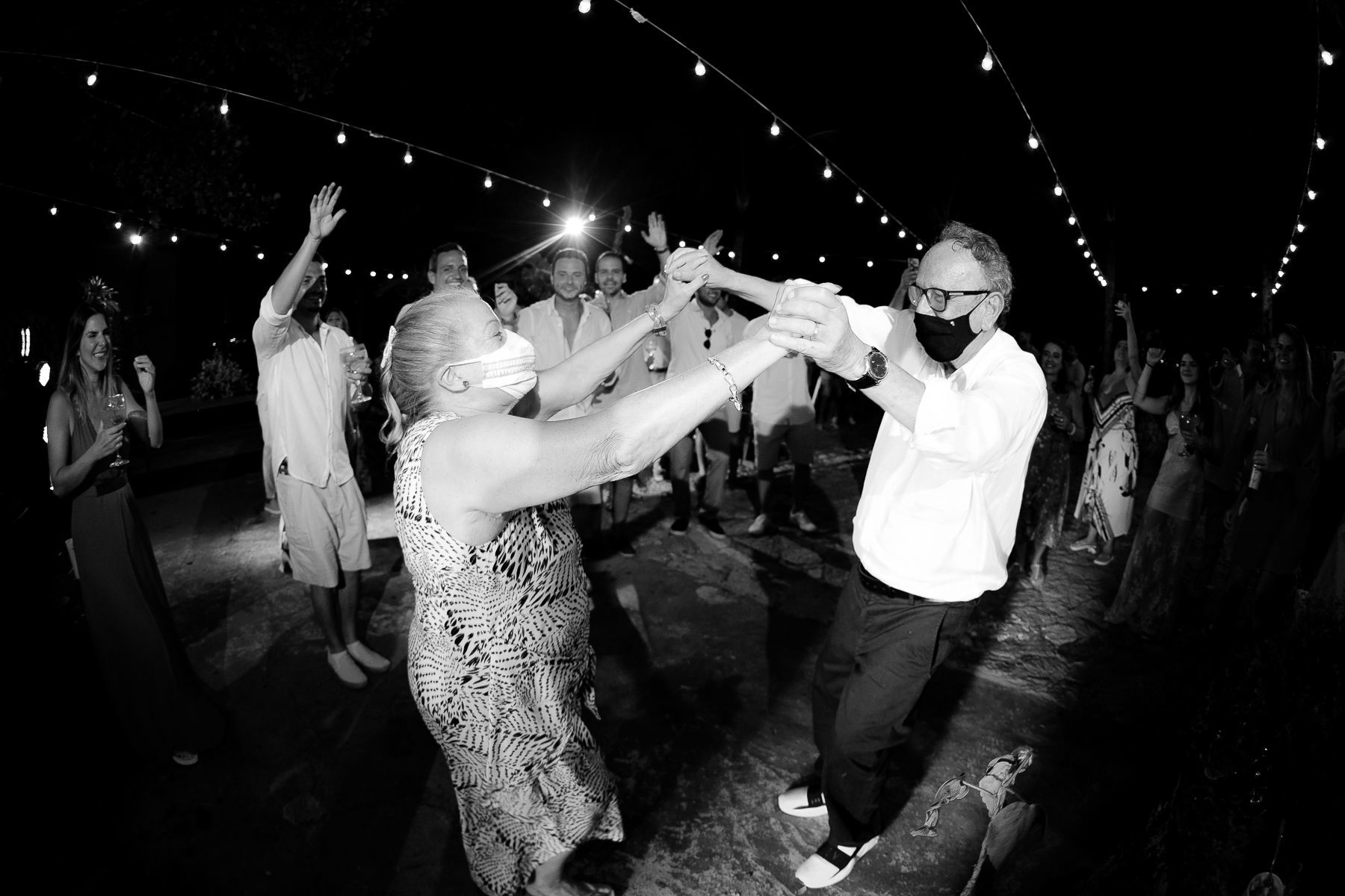 Foto CASAMENTO DE GUILHERME E THAYS | ILHA COMPRIDA - ANGRA DOS REIS-RJ Foto CASAMENTO DE GUILHERME E THAYS | ILHA COMPRIDA - ANGRA DOS REIS-RJ - Imagem 83