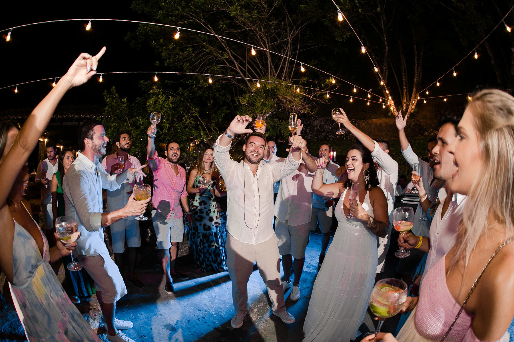 Foto CASAMENTO DE GUILHERME E THAYS | ILHA COMPRIDA - ANGRA DOS REIS-RJ Foto CASAMENTO DE GUILHERME E THAYS | ILHA COMPRIDA - ANGRA DOS REIS-RJ - Imagem 73