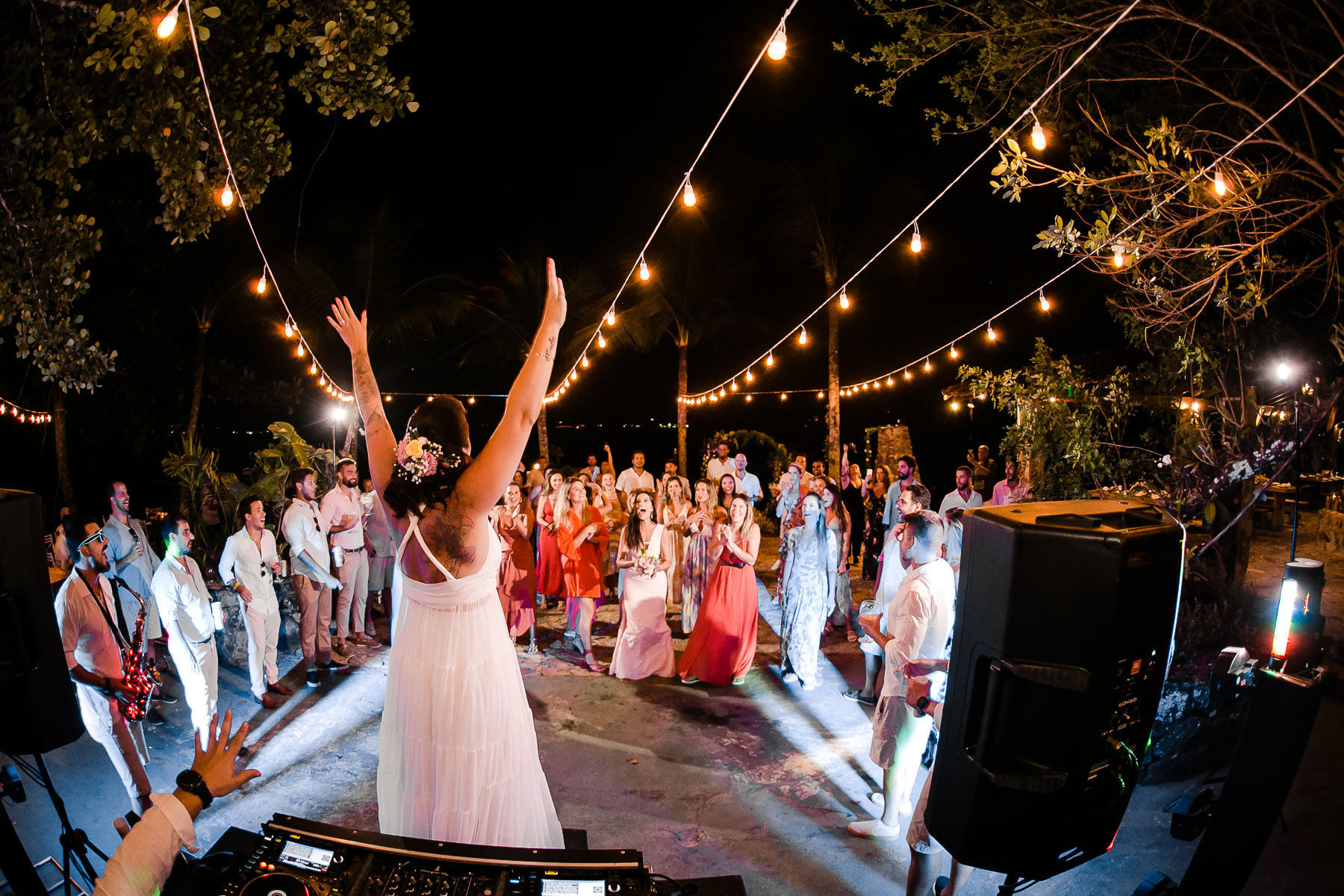 Foto CASAMENTO DE GUILHERME E THAYS | ILHA COMPRIDA - ANGRA DOS REIS-RJ Foto CASAMENTO DE GUILHERME E THAYS | ILHA COMPRIDA - ANGRA DOS REIS-RJ - Imagem 77