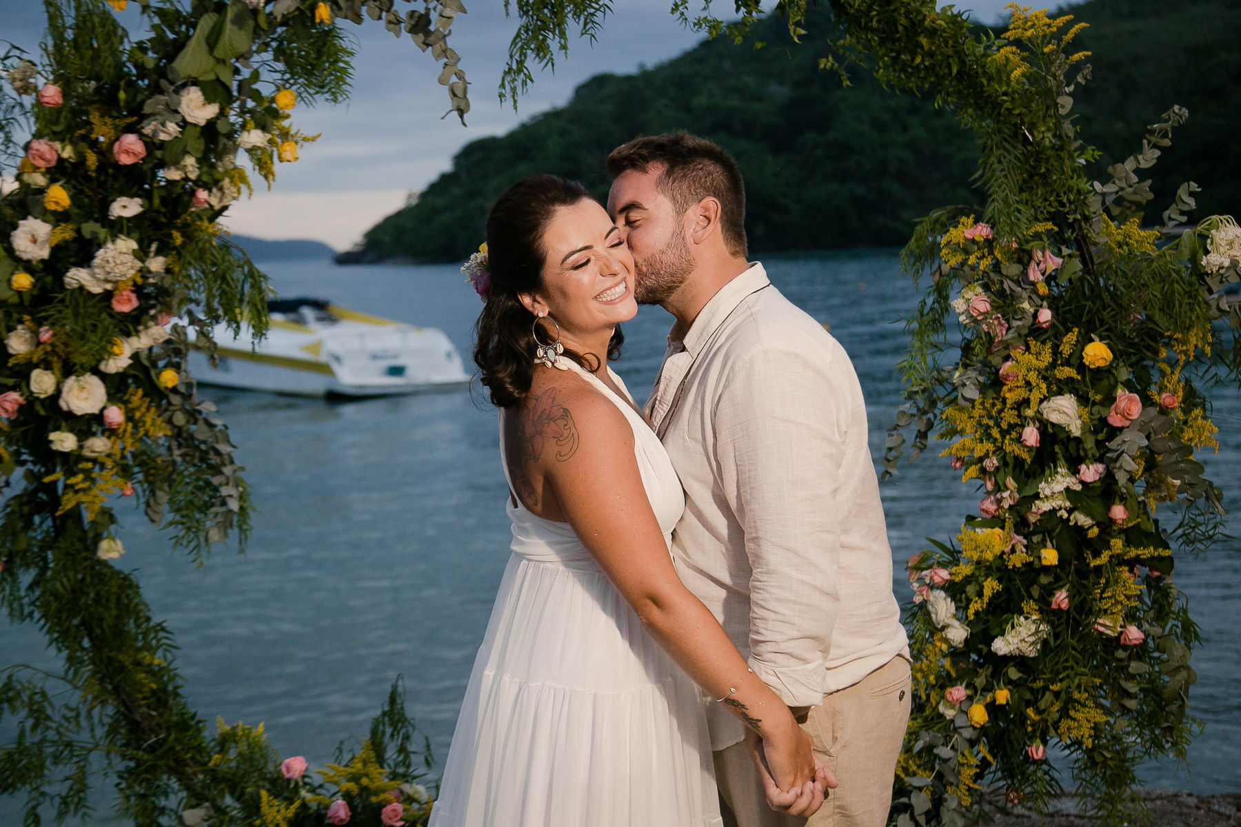 Foto CASAMENTO DE GUILHERME E THAYS | ILHA COMPRIDA - ANGRA DOS REIS-RJ Foto CASAMENTO DE GUILHERME E THAYS | ILHA COMPRIDA - ANGRA DOS REIS-RJ - Imagem 70