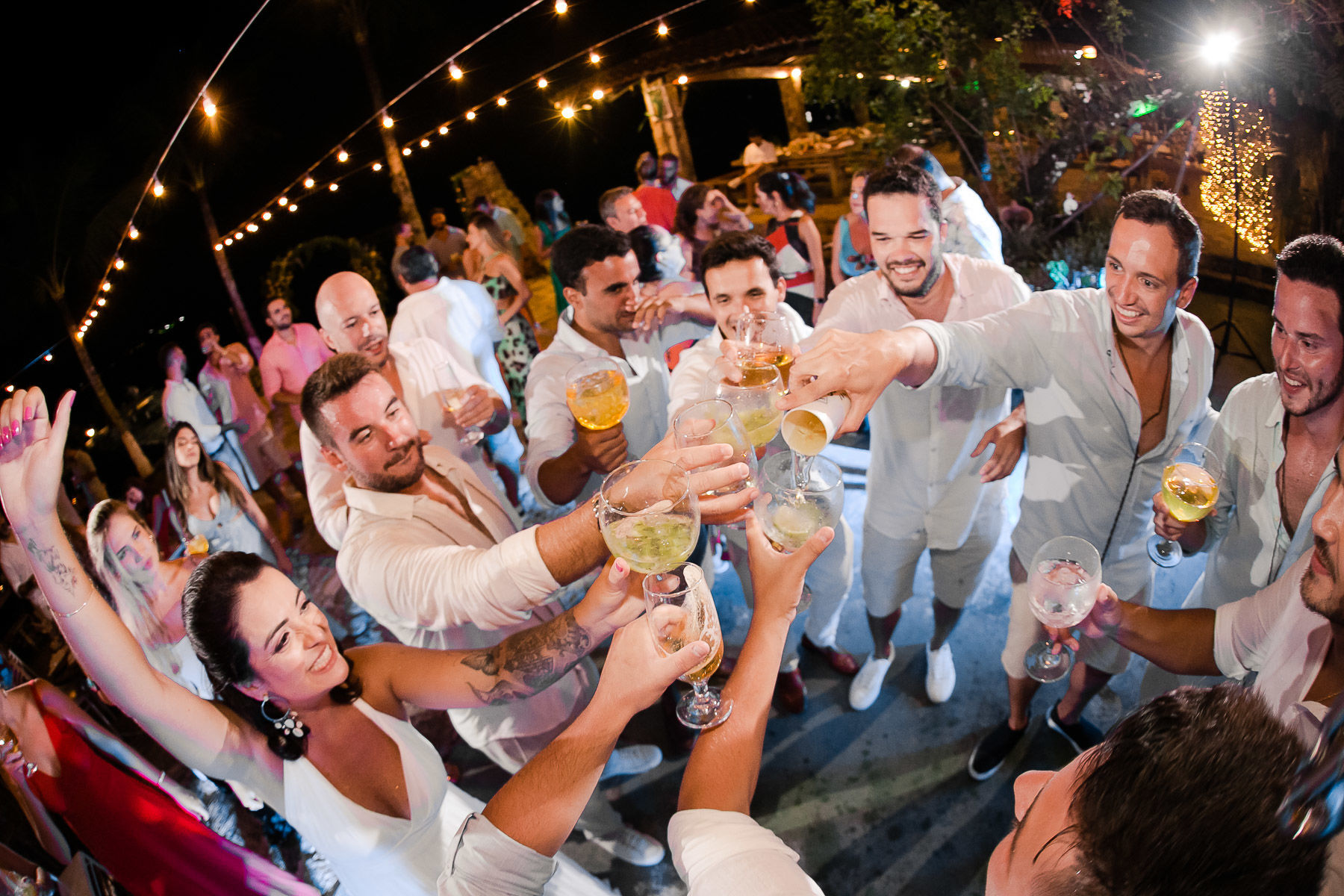 Foto CASAMENTO DE GUILHERME E THAYS | ILHA COMPRIDA - ANGRA DOS REIS-RJ Foto CASAMENTO DE GUILHERME E THAYS | ILHA COMPRIDA - ANGRA DOS REIS-RJ - Imagem 84