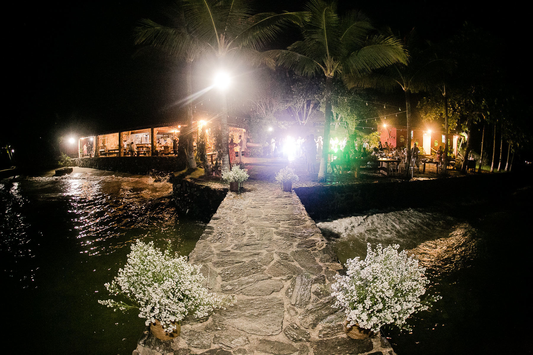 Foto CASAMENTO DE GUILHERME E THAYS | ILHA COMPRIDA - ANGRA DOS REIS-RJ Foto CASAMENTO DE GUILHERME E THAYS | ILHA COMPRIDA - ANGRA DOS REIS-RJ - Imagem 92