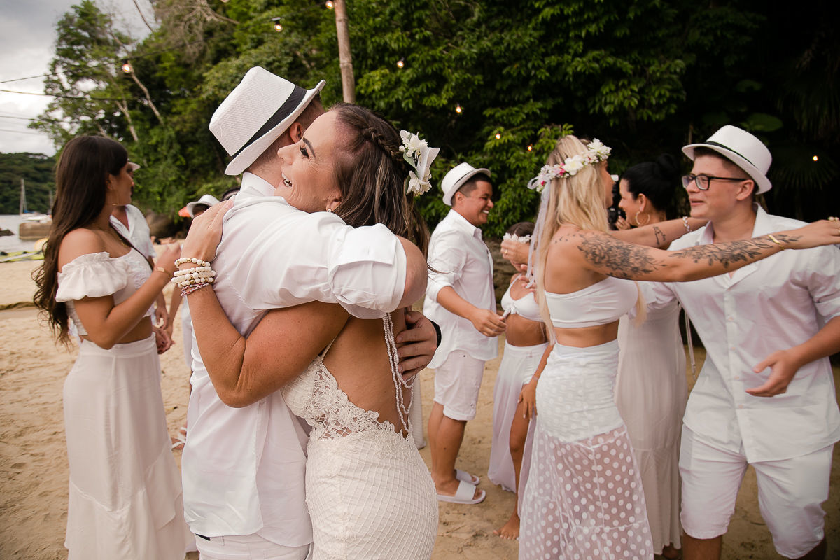 Foto CASAMENTO DE JORGINHO E CAMILA | ILHA GRANDE -RJ Foto CASAMENTO DE JORGINHO E CAMILA | ILHA GRANDE -RJ - Imagem 64