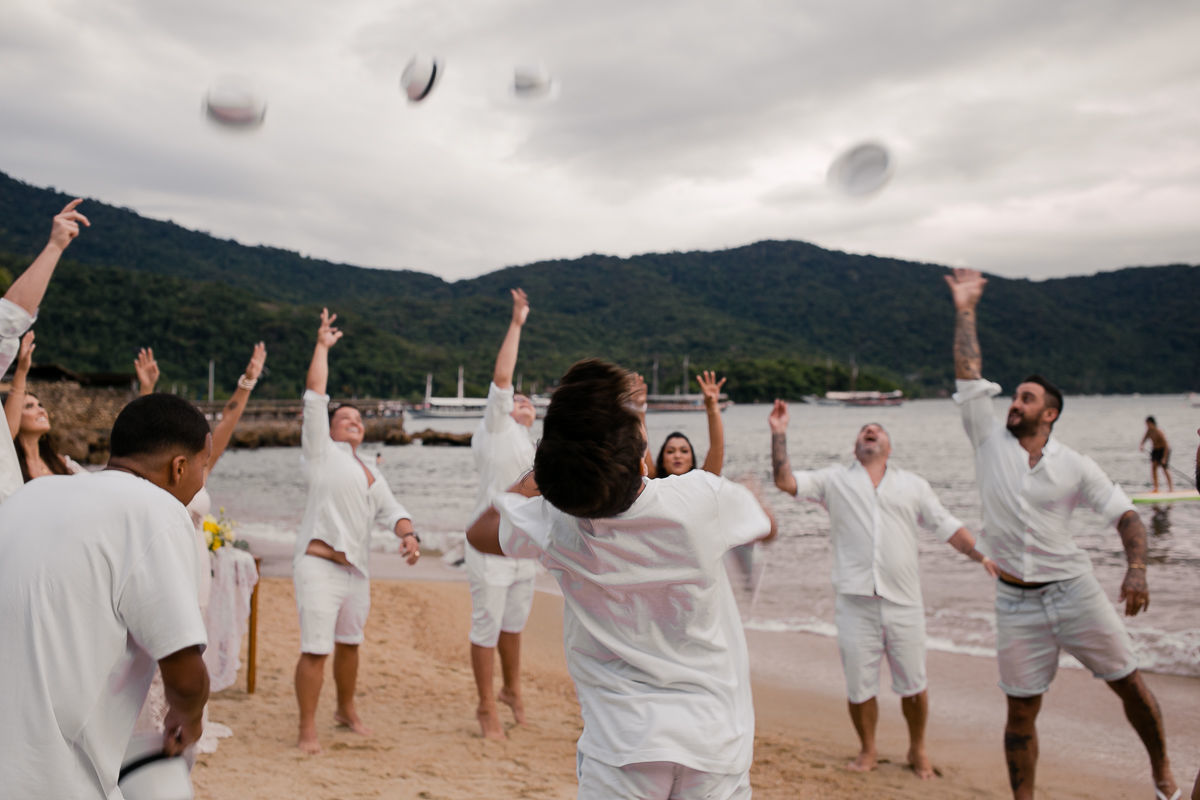Foto CASAMENTO DE JORGINHO E CAMILA | ILHA GRANDE -RJ Foto CASAMENTO DE JORGINHO E CAMILA | ILHA GRANDE -RJ - Imagem 70