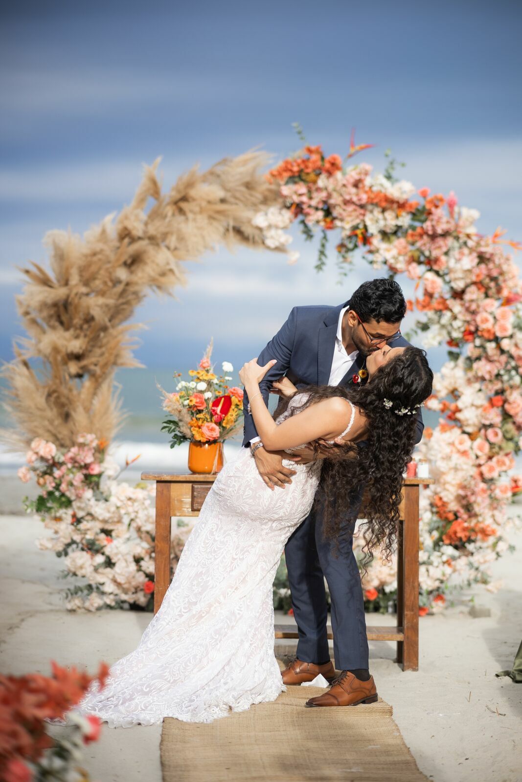 Foto CASAMENTO DE KÉSSIA E FELIPE | PARATY - RIO DE JANEIRO Foto CASAMENTO DE KÉSSIA E FELIPE | PARATY - RIO DE JANEIRO - Imagem 38