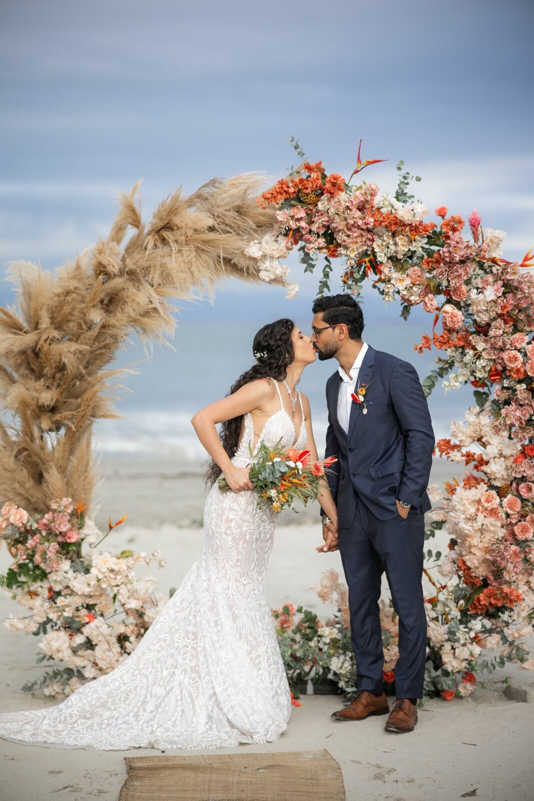 Foto CASAMENTO DE KÉSSIA E FELIPE | PARATY - RIO DE JANEIRO Foto CASAMENTO DE KÉSSIA E FELIPE | PARATY - RIO DE JANEIRO - Imagem 43