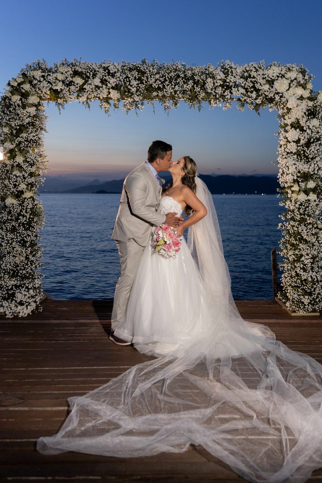 Foto CASAMENTO DE FRANCO E TAMIRES | ANGRA DOS REIS-RJ - Imagem 33