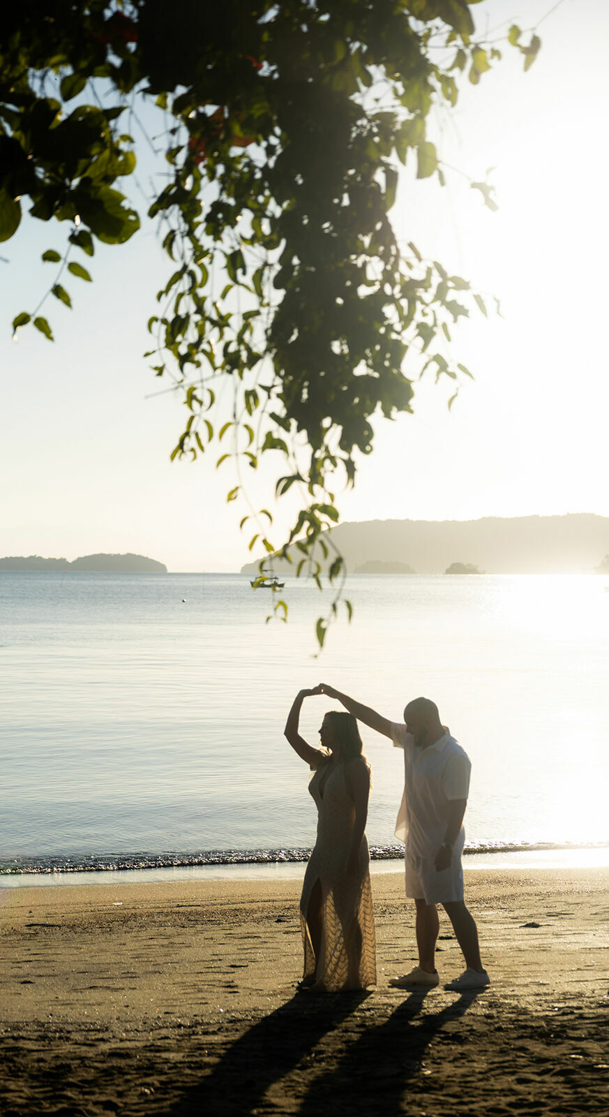 Foto PRÉ WEDDING DE ERIKA E CARLOS | PARATY- RIO DE JANEIRO Foto PRÉ WEDDING DE ERIKA E CARLOS | PARATY- RIO DE JANEIRO - Imagem 2