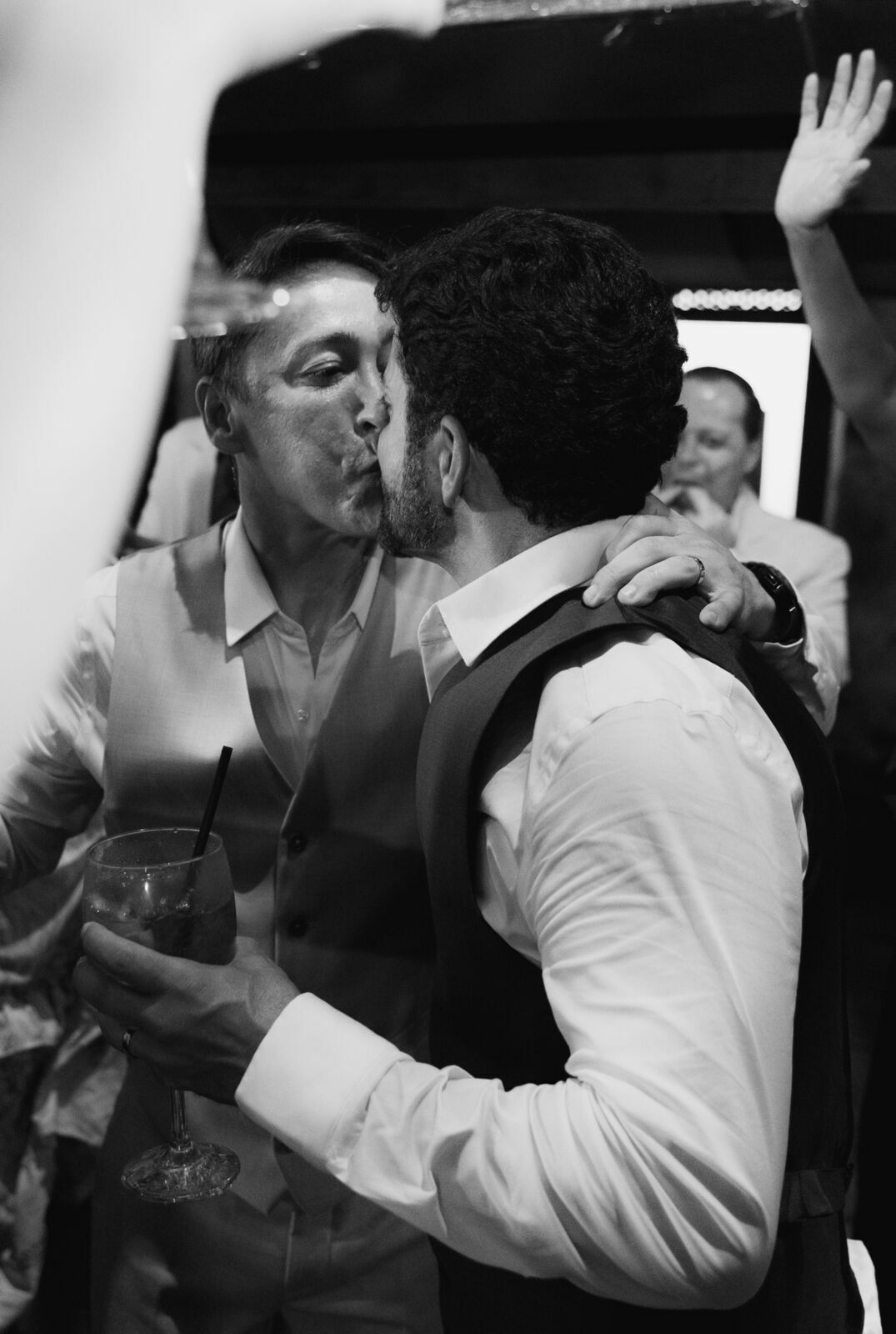 Foto CASAMENTO DE LUIZ E ARTHUR | PARATY | RIO DE JANEIRO - Imagem 98